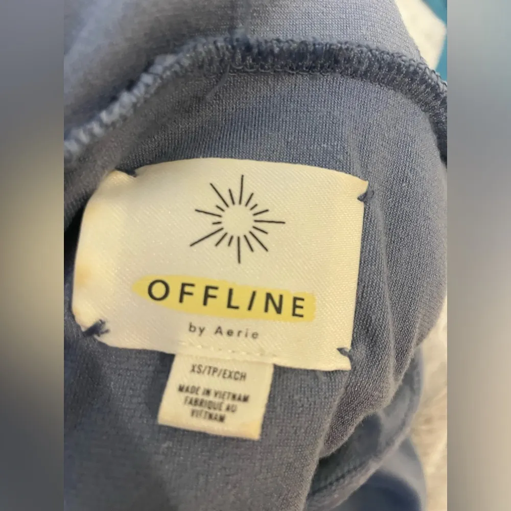 Offline by aerie cropped velour hooded top xs - Image 9