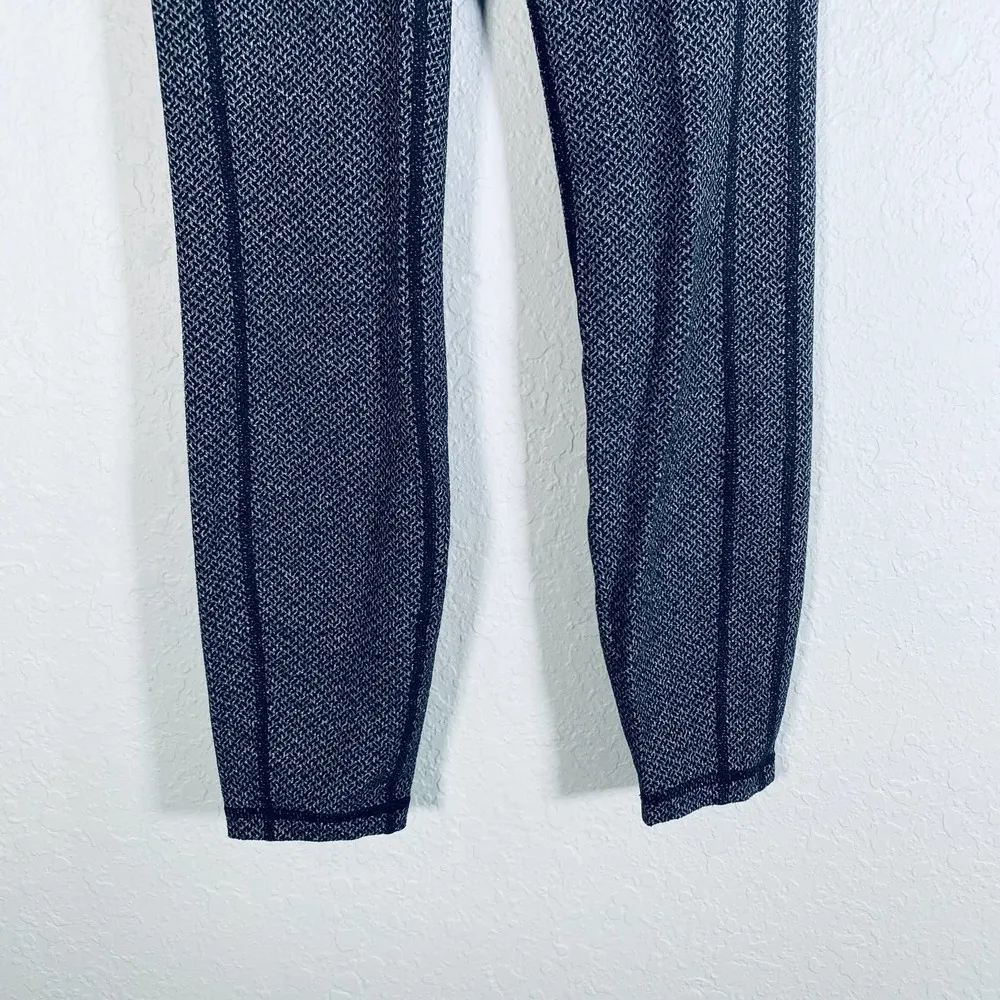 09. ATHLETA High Waist Power Up 7/8 Leggings Size XS - Image 6