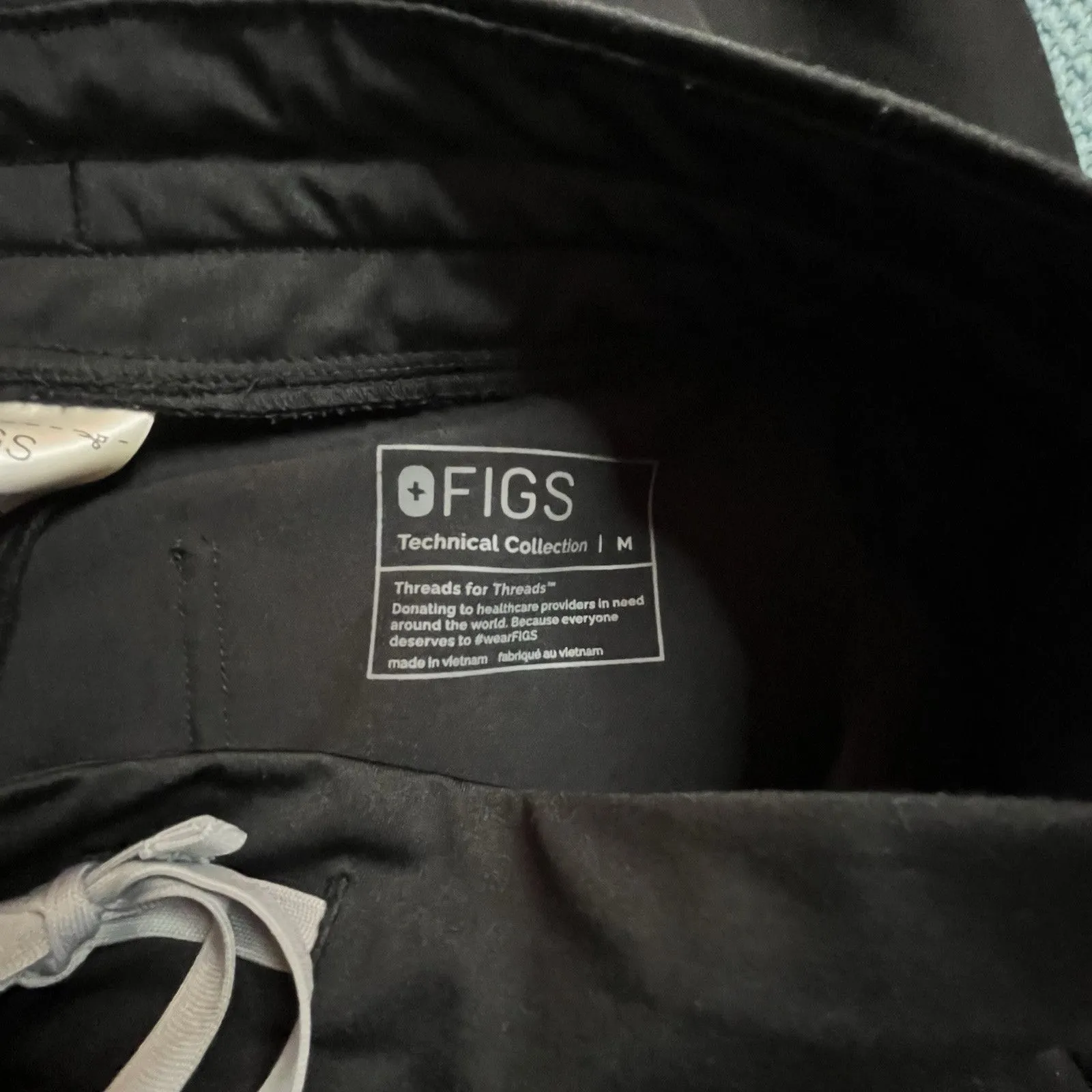 FIGS  Scrubs Technical Livingston Pants Size Medium EUC - Image 7