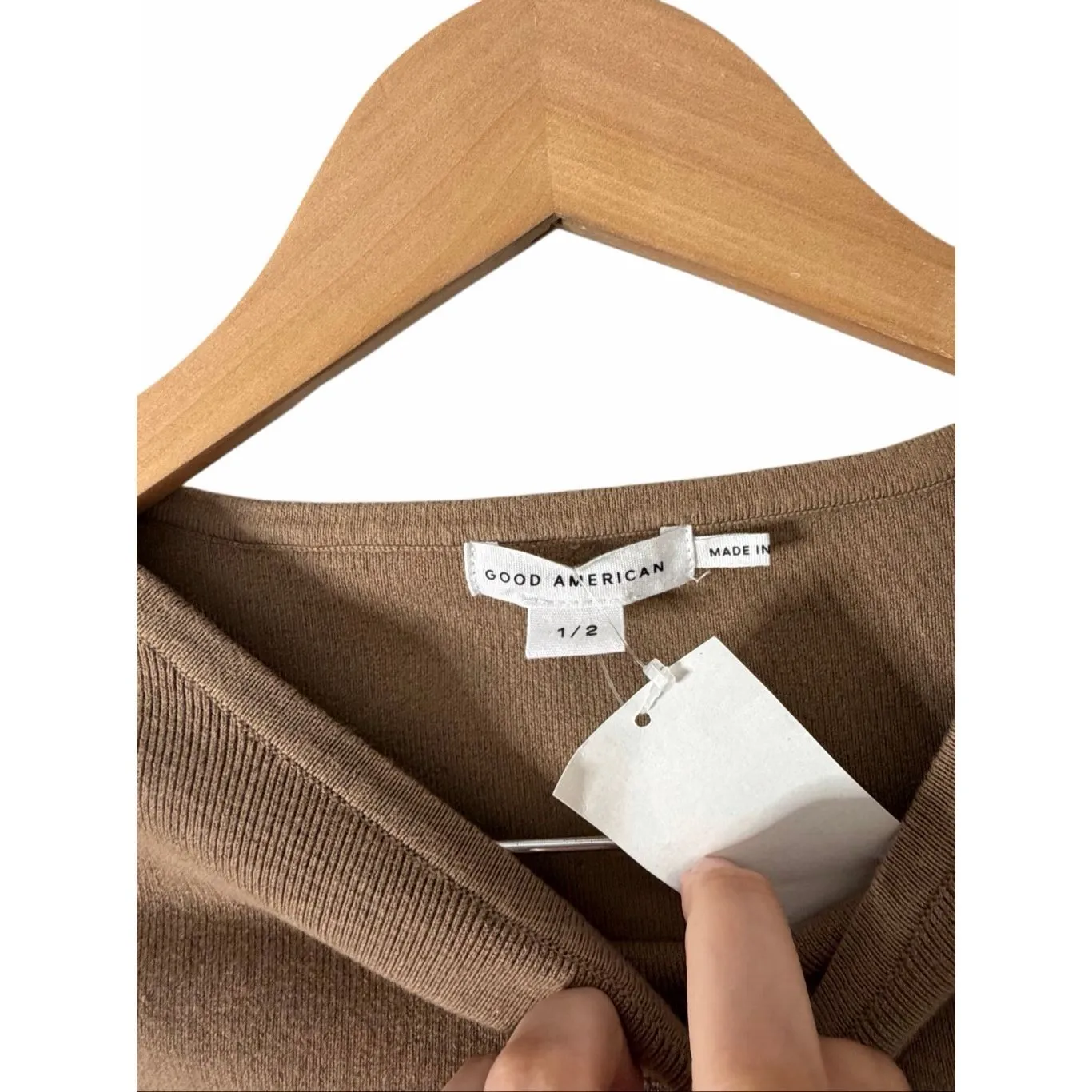 Good American The Cupped Rib Crop Sweater in Taupe Medium NEW - Image 6