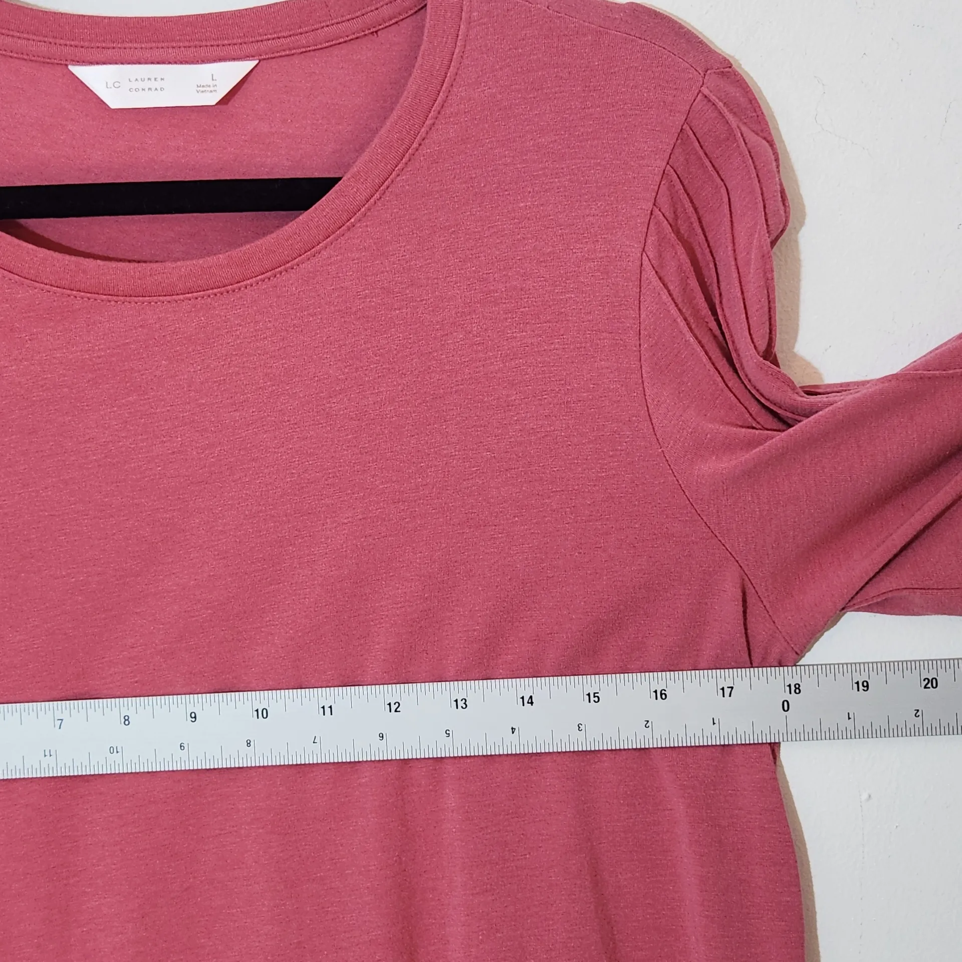 LC Lauren Conrad Pink Long Sleeve Tee with Pintuck Sleeve Detail Size Large - Image 6
