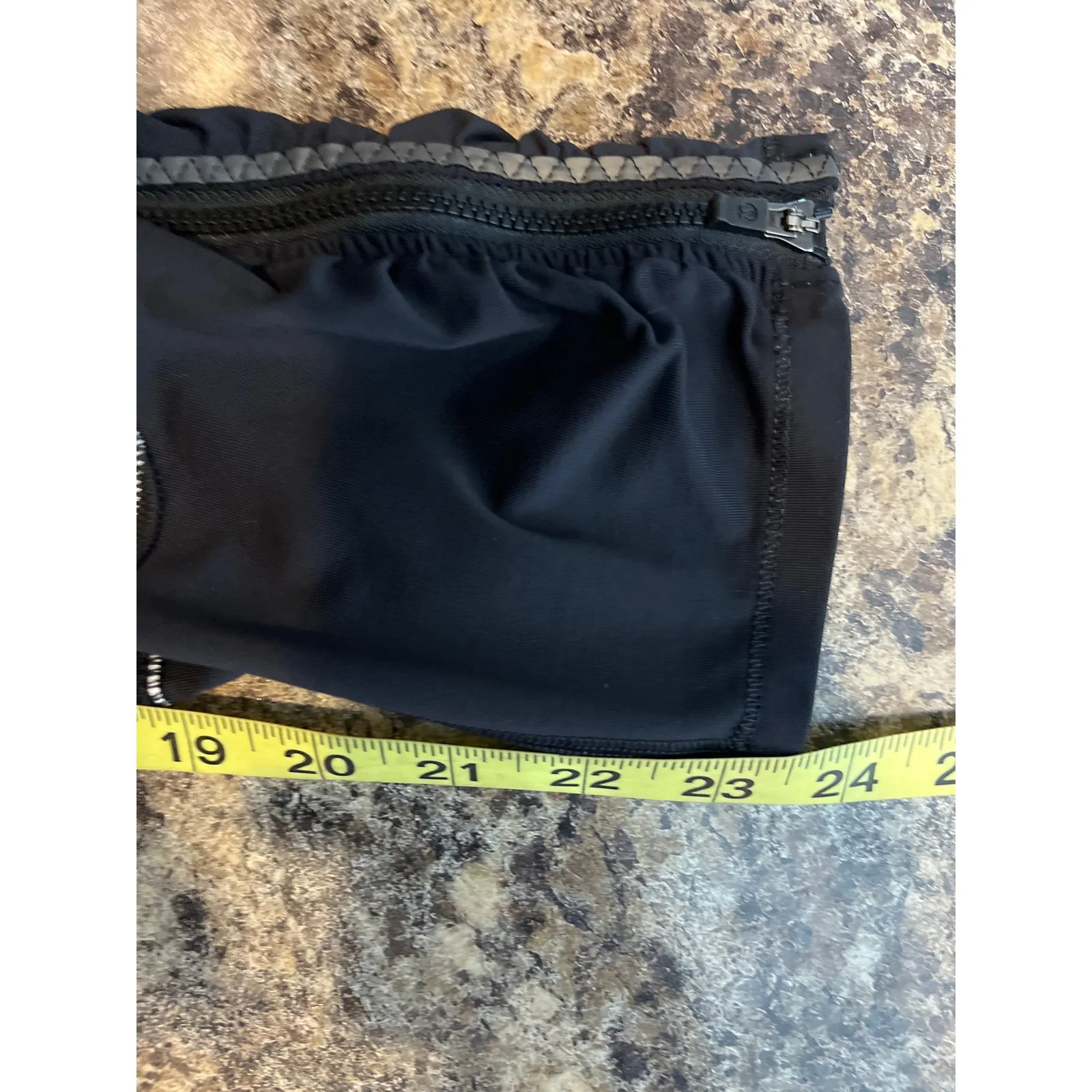 Lululemon Runday Crop Size 10 Parallel‎ Stripe Black White Zipper Ankle - Image 10