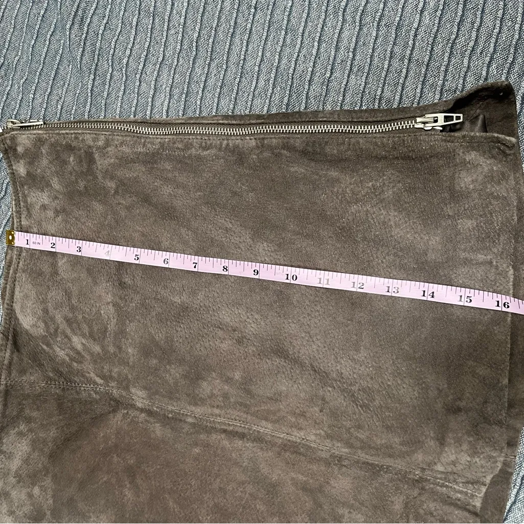 BLANKNYC sexy Suede Miniskirt in Soft Fog  grey Size 31= US Size 12 - Image 3