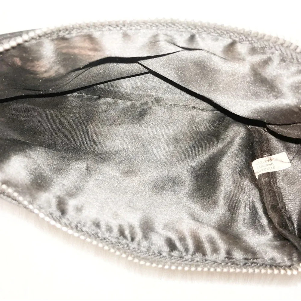 Victoria’s Secret sequin glam clutch/makeup bag - Image 8