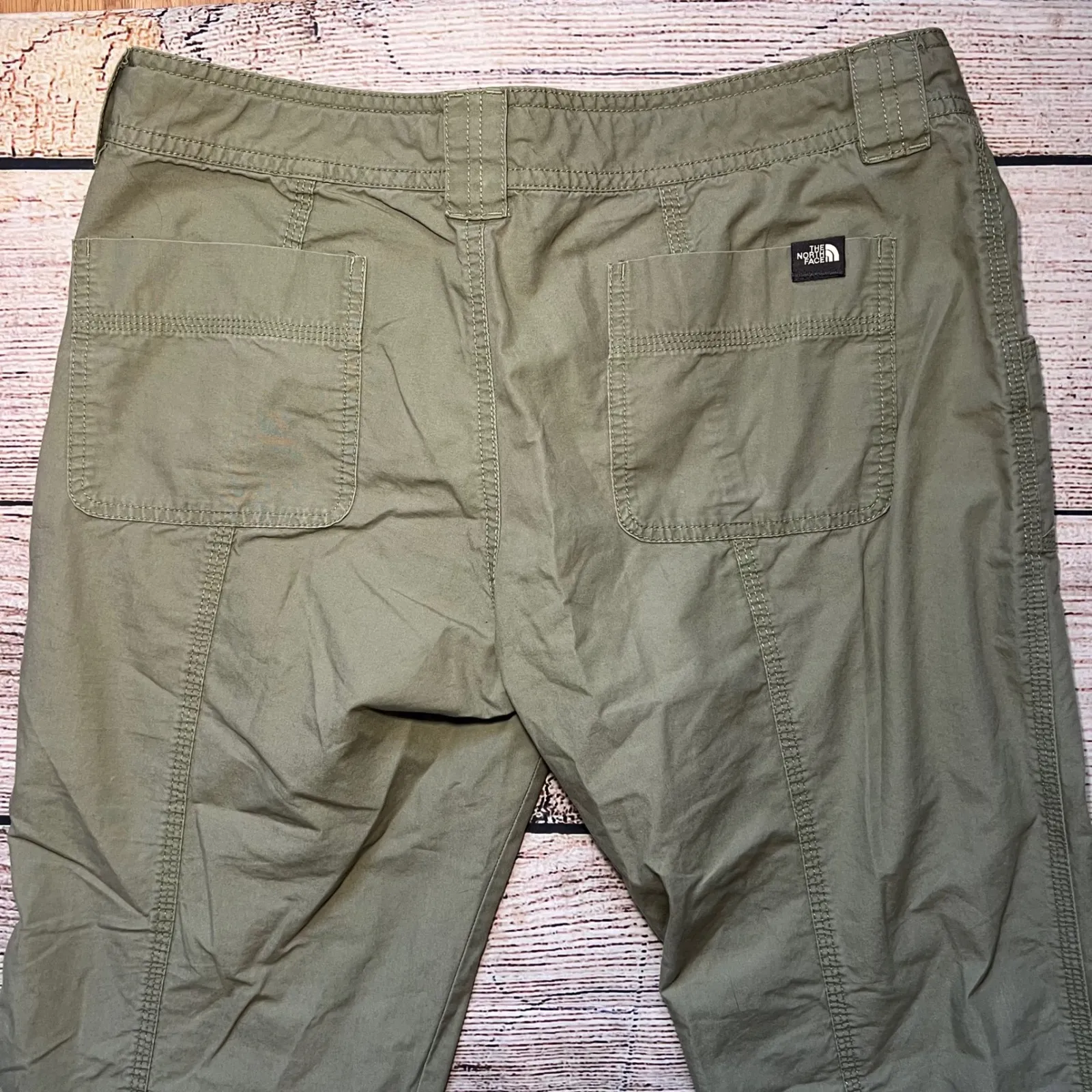 The North Face Olive Green Convertible‎ Roll Up Ankle Cargo Pants Womens 8 31x30 - Image 8