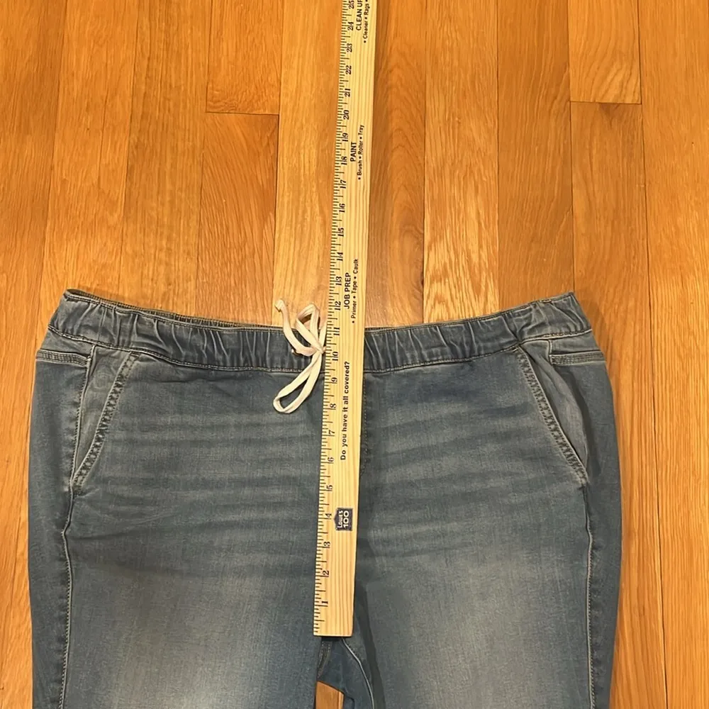 Torrid pull on boyfriend straight super soft mid-rise jeans size 2(2X) . - Image 2