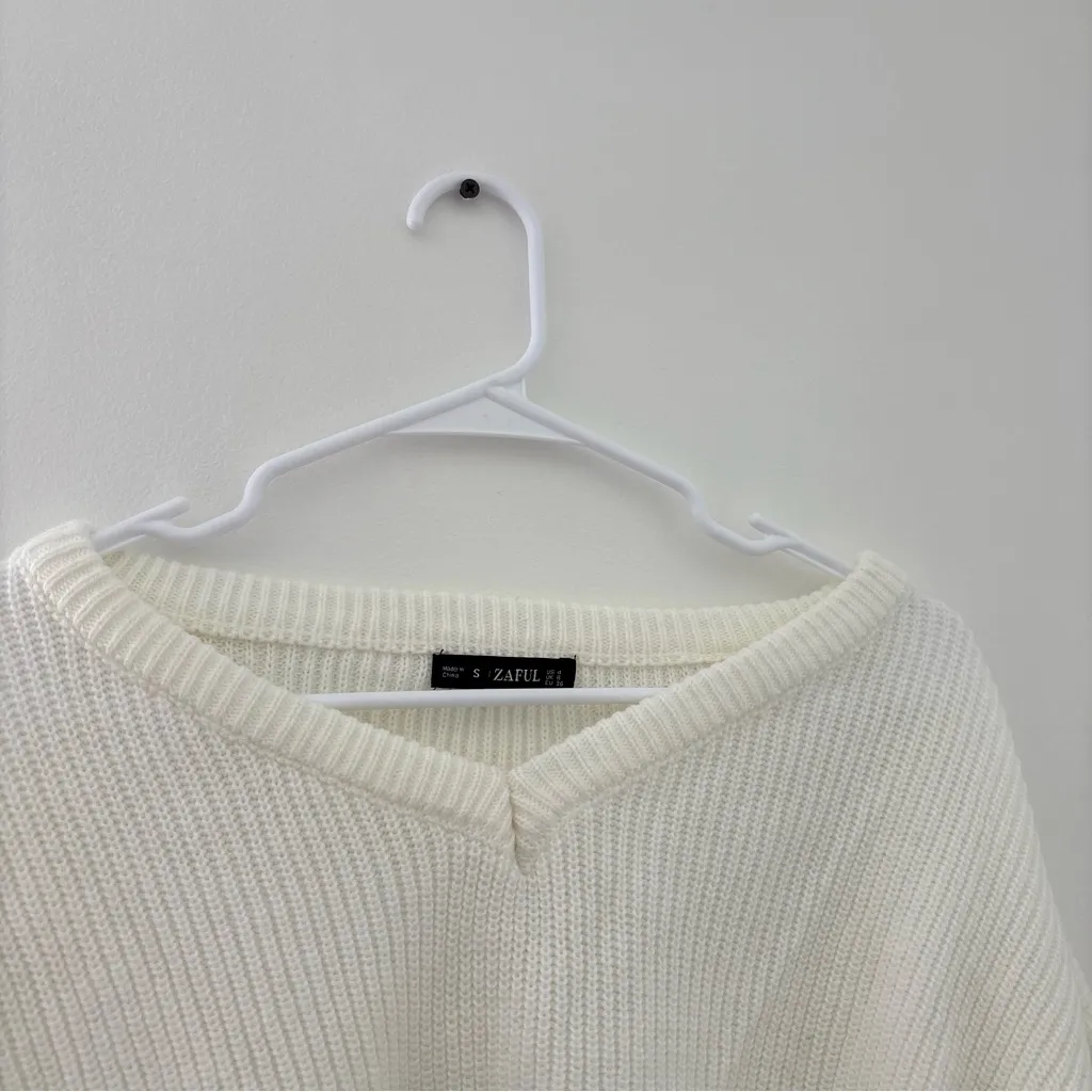 Zaful white v neck sweater - Image 2