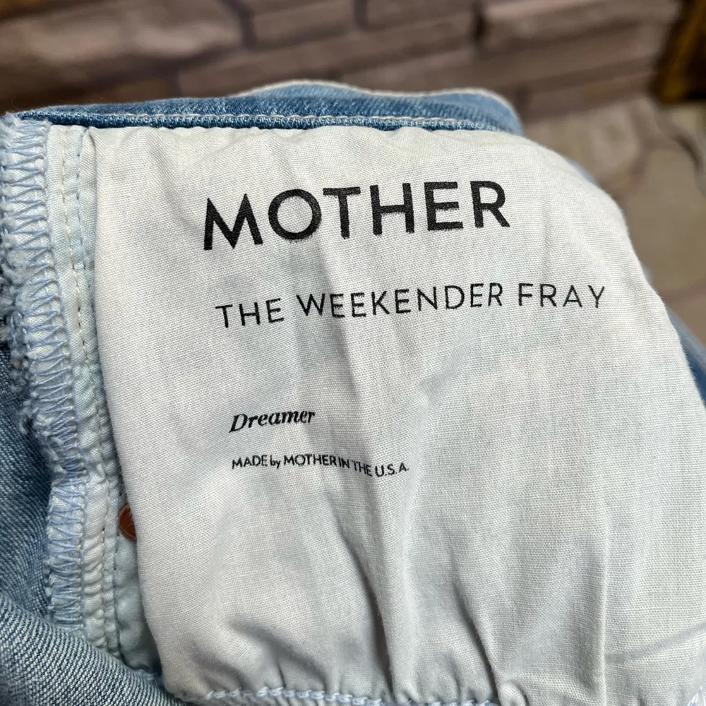 Mother Weekender Fray Jeans Flare Denim in color Dreamer 32 Blue - Image 5