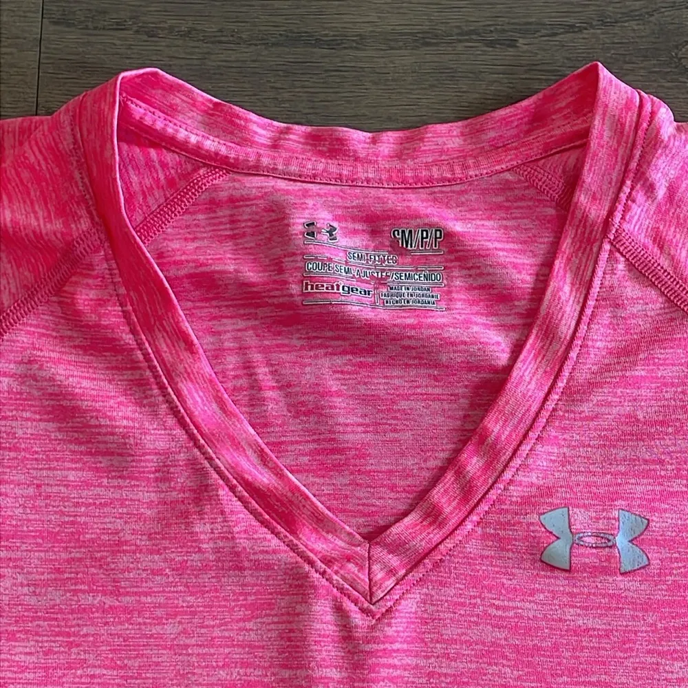 Under Armour Pink V-neck Short Sleeve Tee - Size S - Image 5