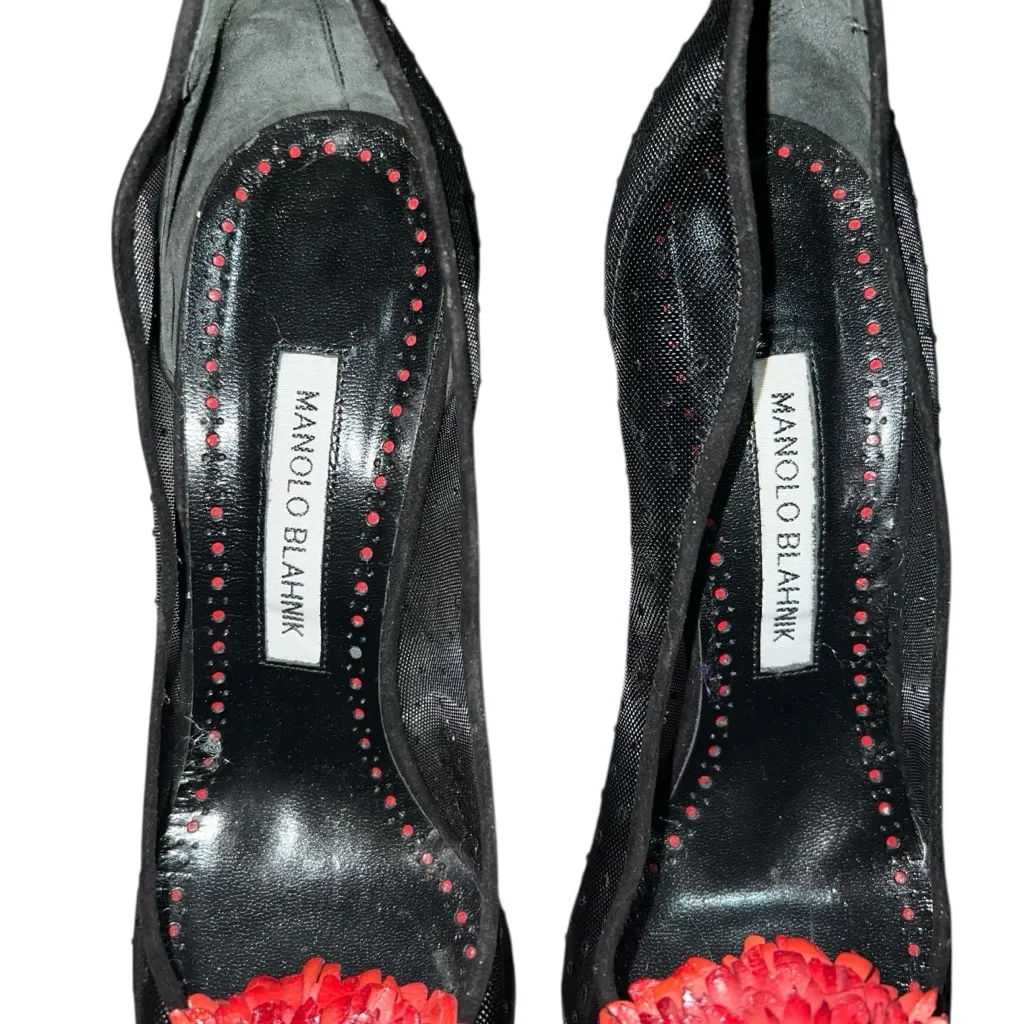 Manolo Blahnik Sohemias 105 Polka Dot Mesh Pumps Black With Flower Appliqué - Image 6