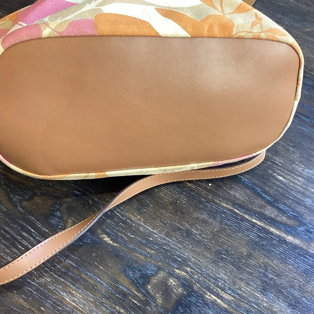 Relic Canvas Floral Satchel with Wooden Handles and Detachable Strap - Image 4