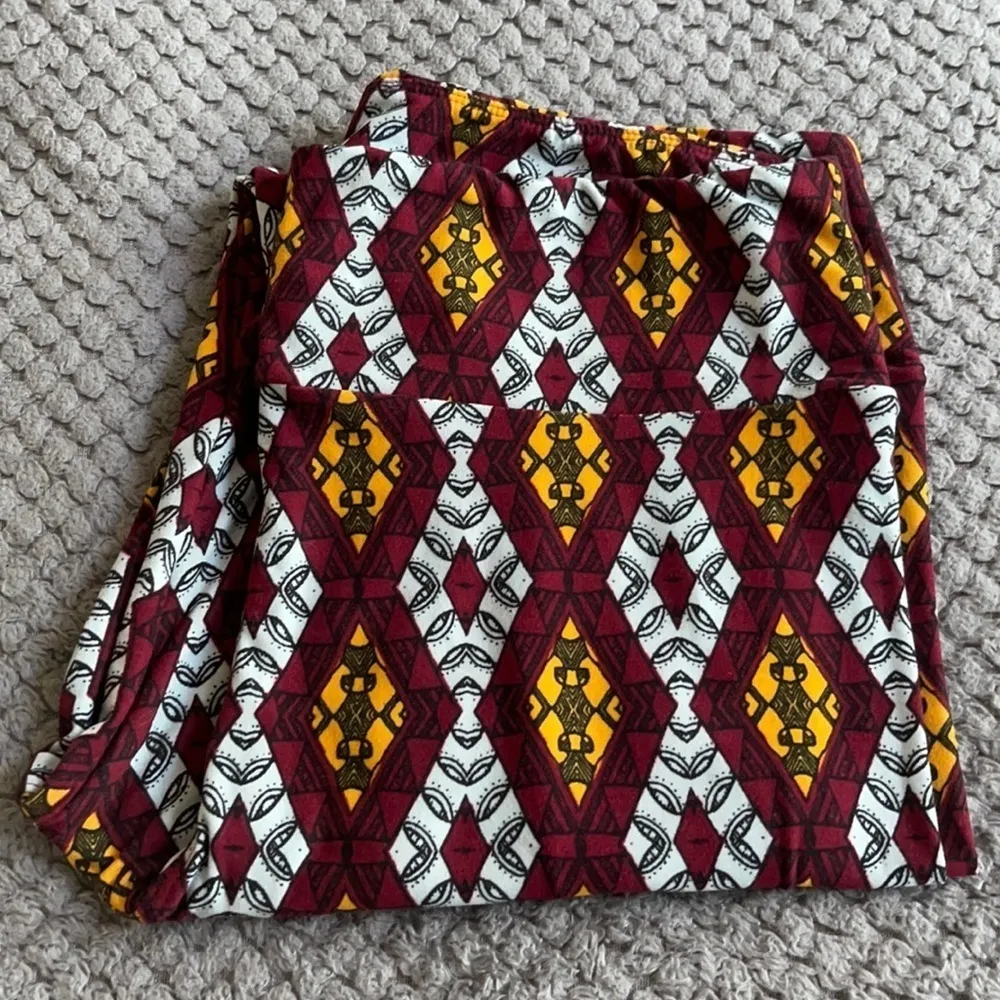 Lularoe Maroon Gray Diamond Shapre Buttery Soft Leggings Tall Curvy TC EUC #2251 - Image 3