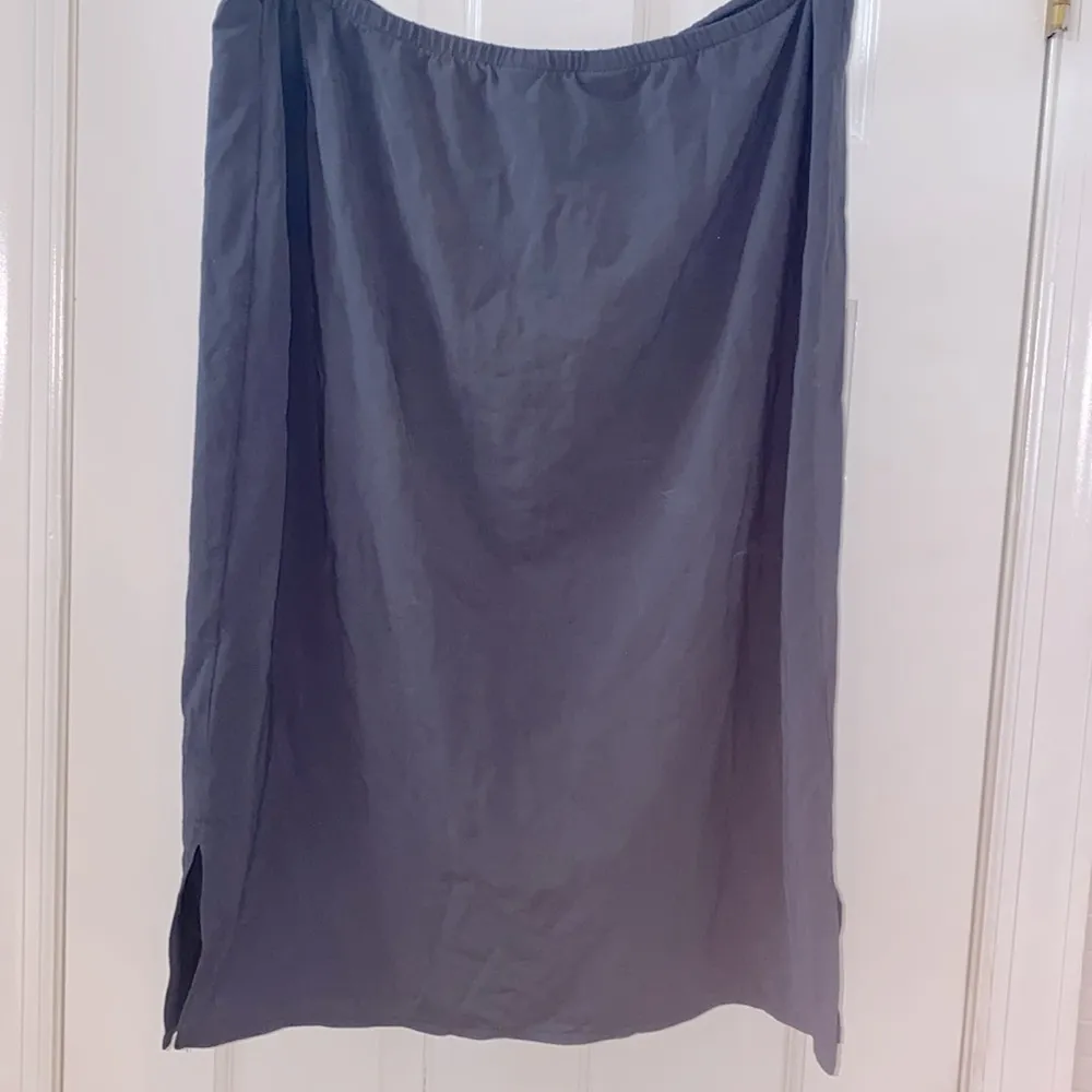 Banana Republic Slate blue drawstring waist skirt. Rayon/Poly/Spandex. Size S. - Image 2