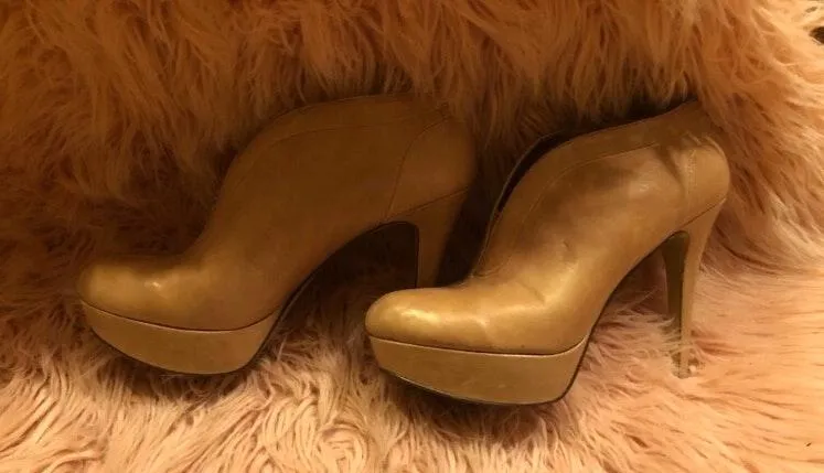 Nine West Tan Platforms - Image 5