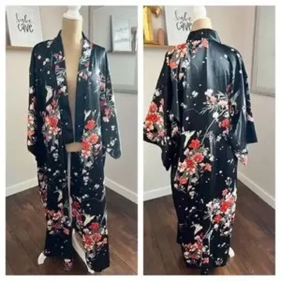 Vintage Japanese Authentic Black Floral Kimono size M/L Size L - Image 4