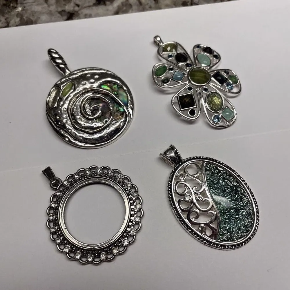 Lot Of 4 Pretty Costume Pendants / Charms - Image 12