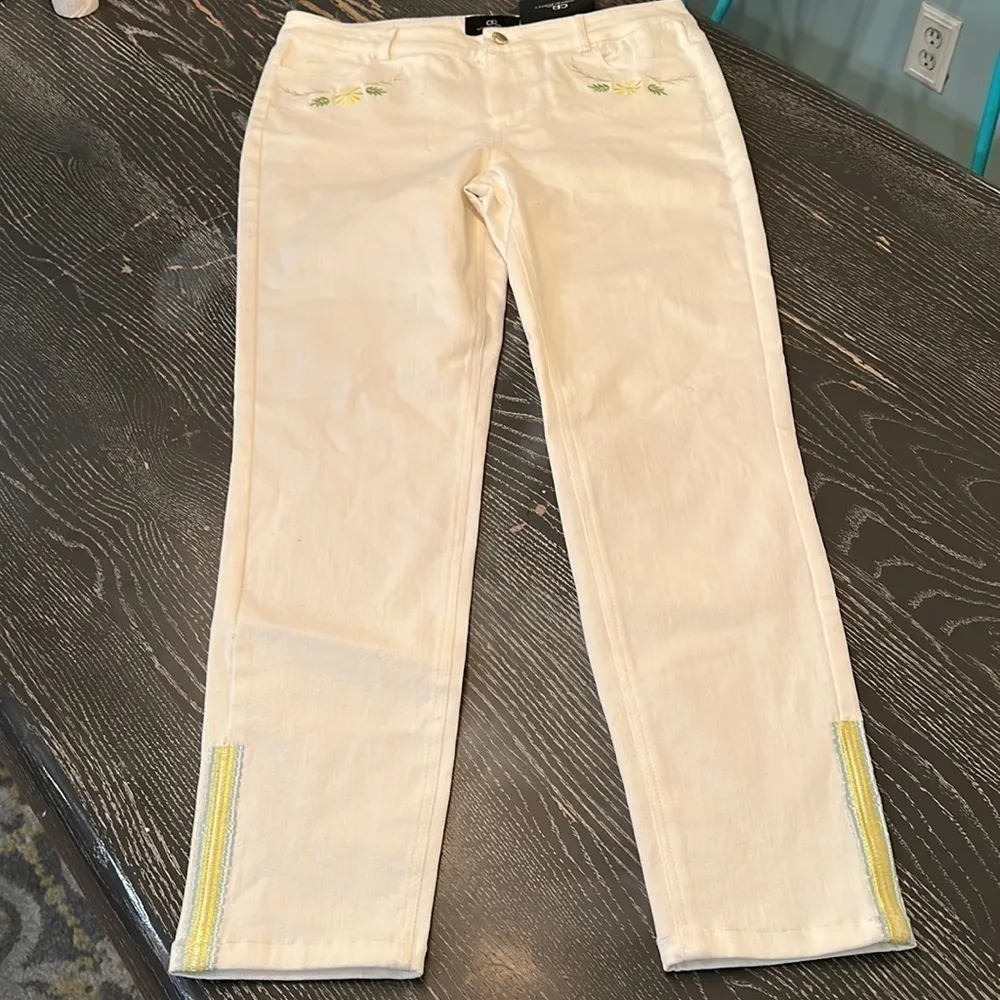 Cynthia Rowley Skinny Pants - White - Embroidered floral size 12 NWT - Image 2