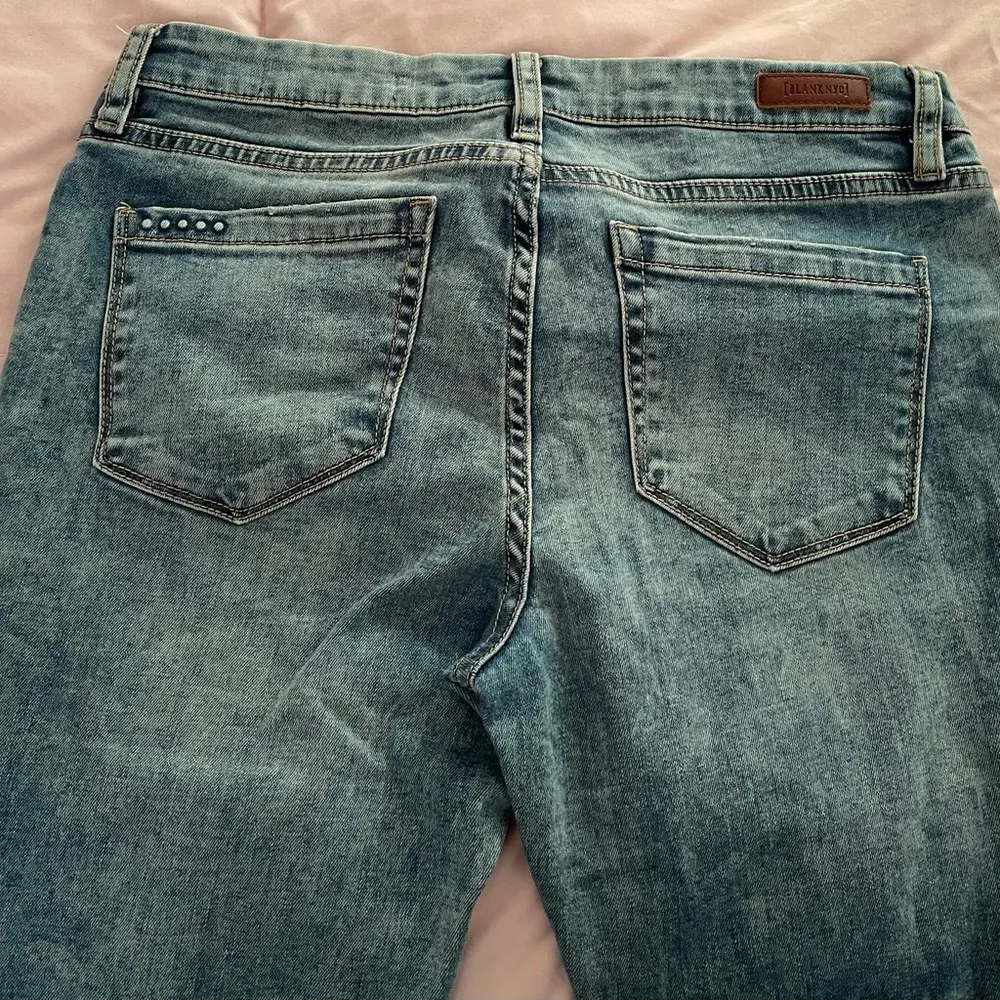 Blank NYC Skinny Classique distressed blue medium wash jeans, size 28” low rise - Image 13