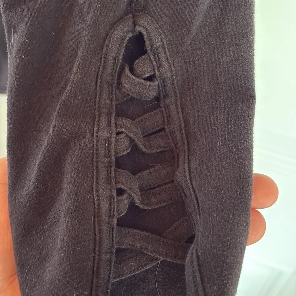 Xersion Black Leggings High Waist Capri - Image 4