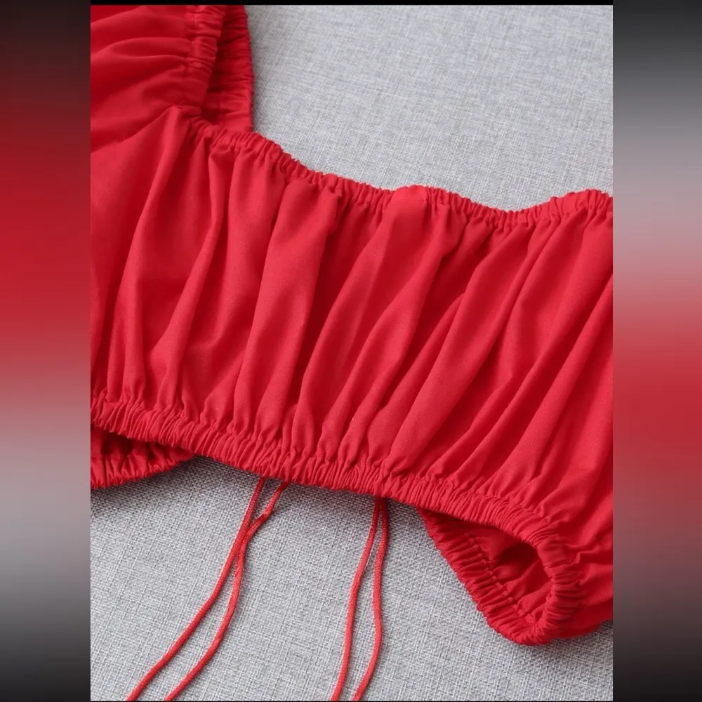 NWOT red cropped top with front tie and ruffle puff sleeve size small - Image 6