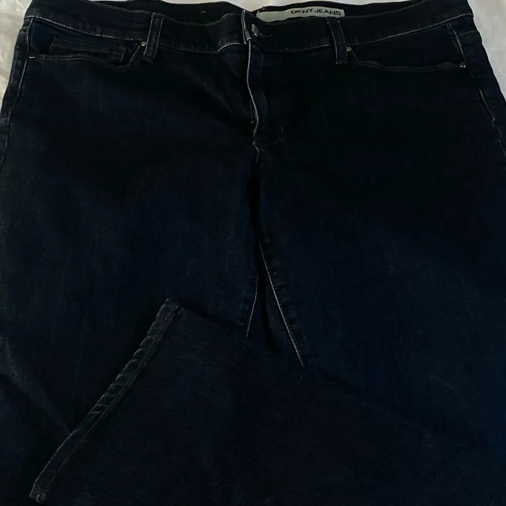 DKNY Jeans 👖 like new - Image 7