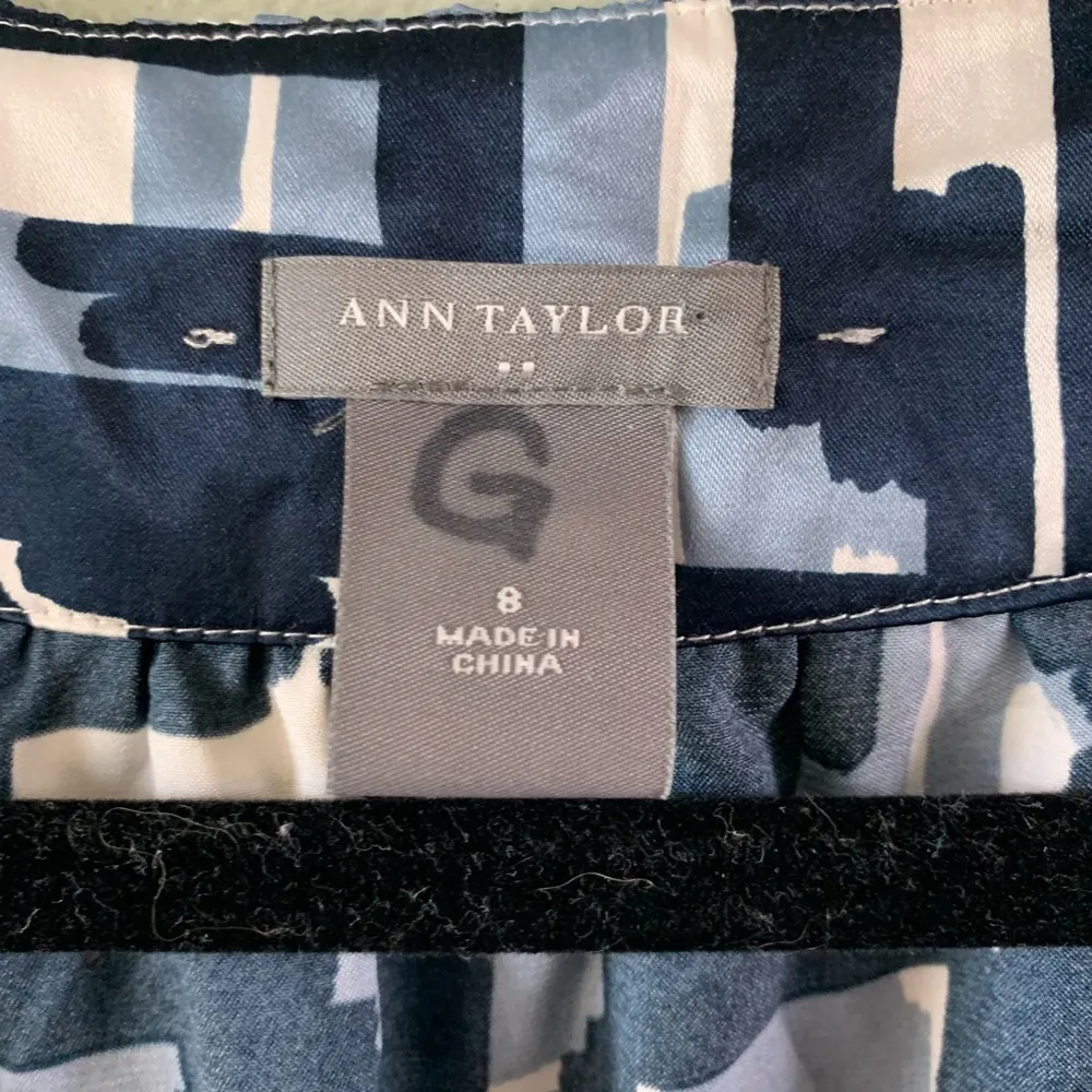 Ann Taylor career blouse sz 8 ruffle sleeveless - Image 3