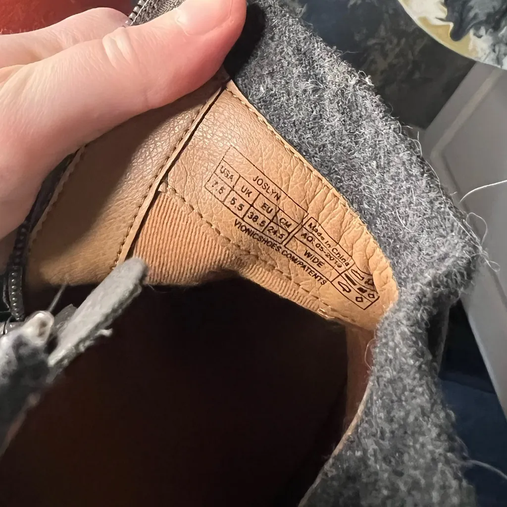 Vionic  Joslyn Leather Wool Ankle Boot - Image 11