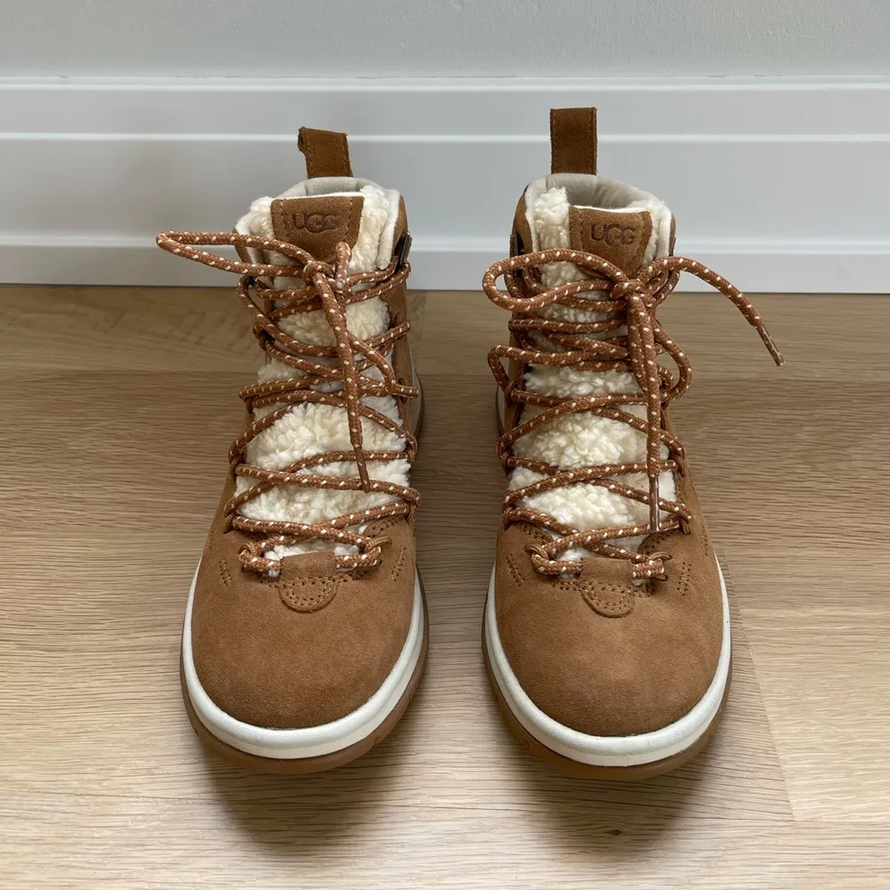 UGG Lakesider Heritage Suede Boots Women’s size 6 - Image 2