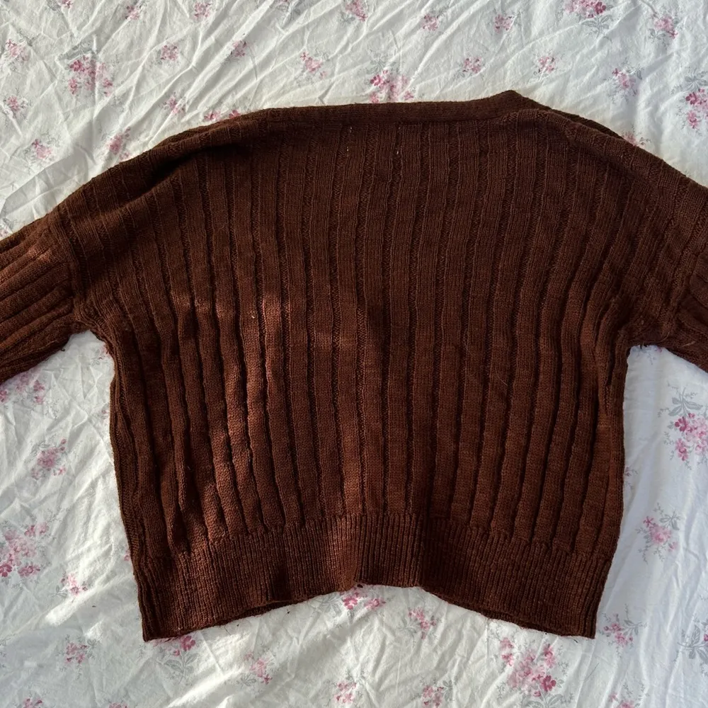 PINK ROSE knit button cropped cardigan - Image 3