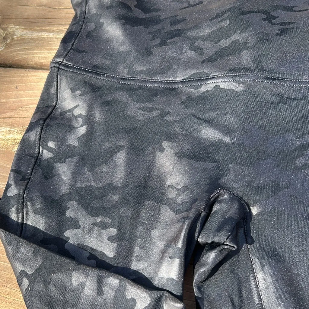 SPANX seamless legging subtle camo medium‎ faux leather womens fall  going out - Image 2