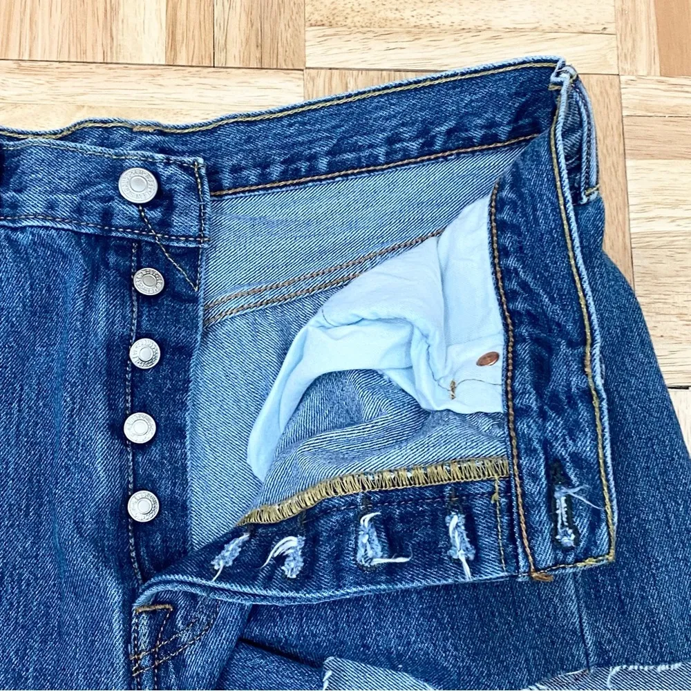 LEVI’S 501 Button Fly Denim Cut-off Shorts Size 34 - Image 7