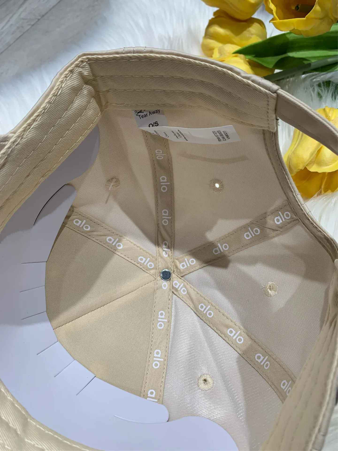 Alo Trucker Yoga Hat - Image 4