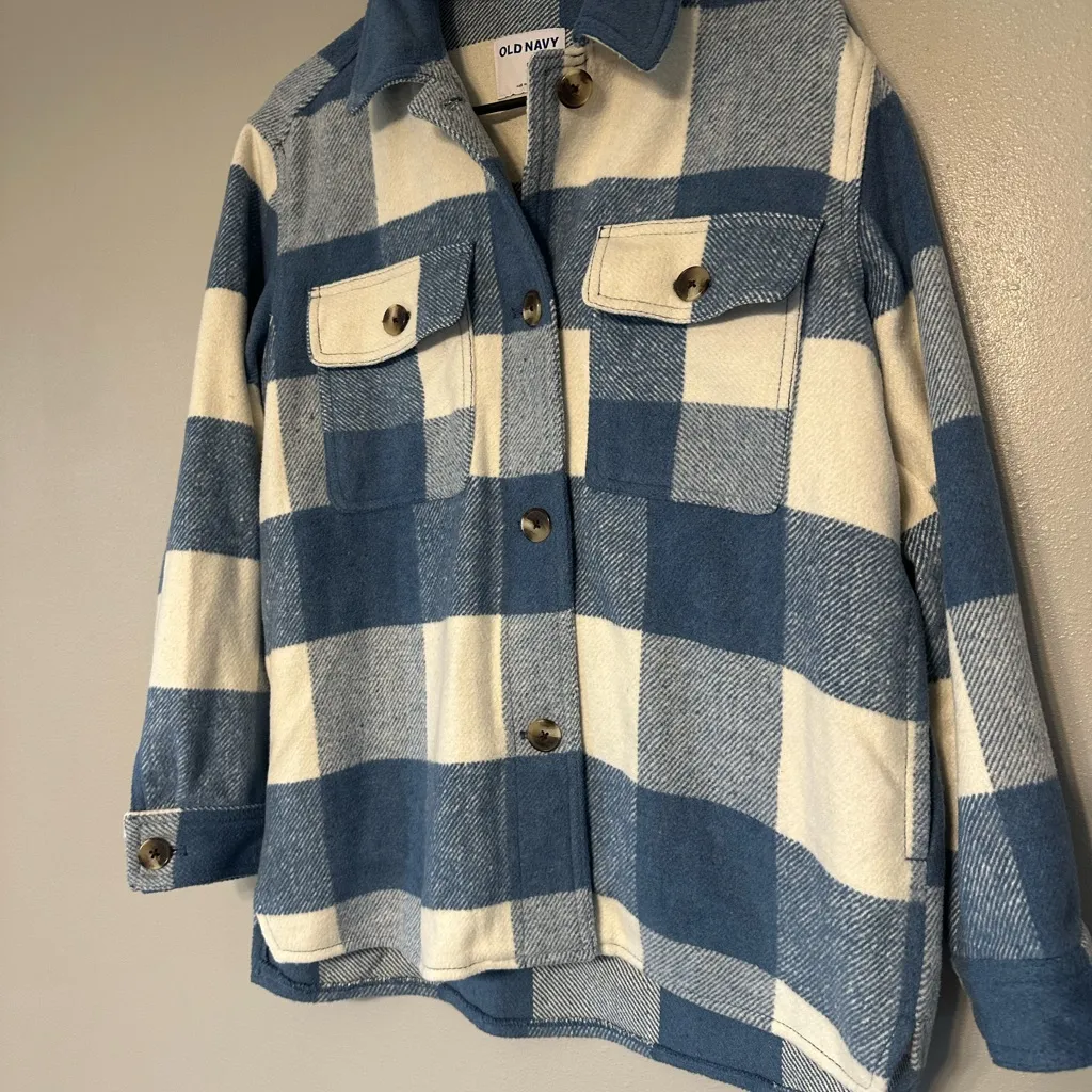 Old Navy  Shacket Blue and White - Image 3