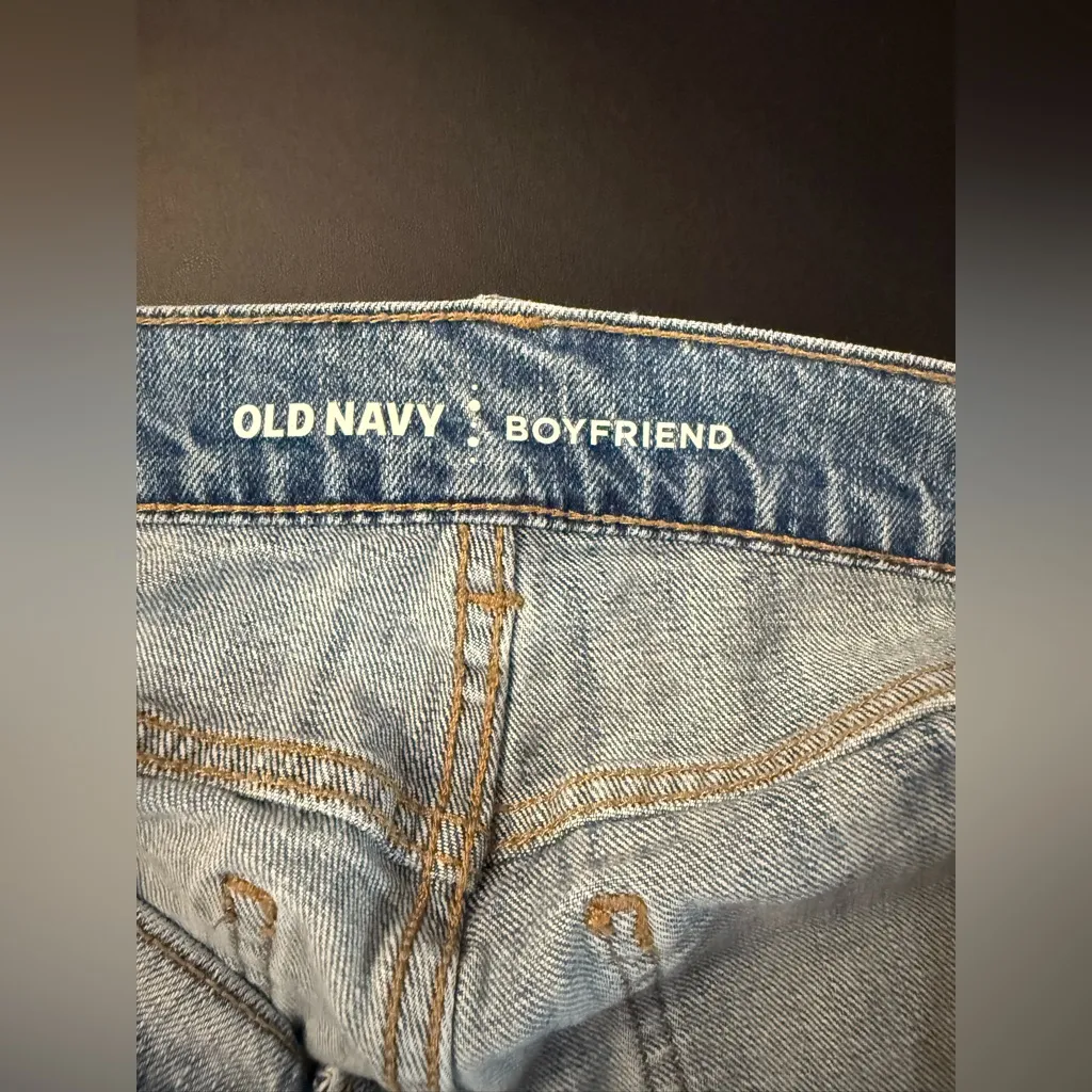 Old Navy Boyfriend Shorts Distressed Denim - Image 3