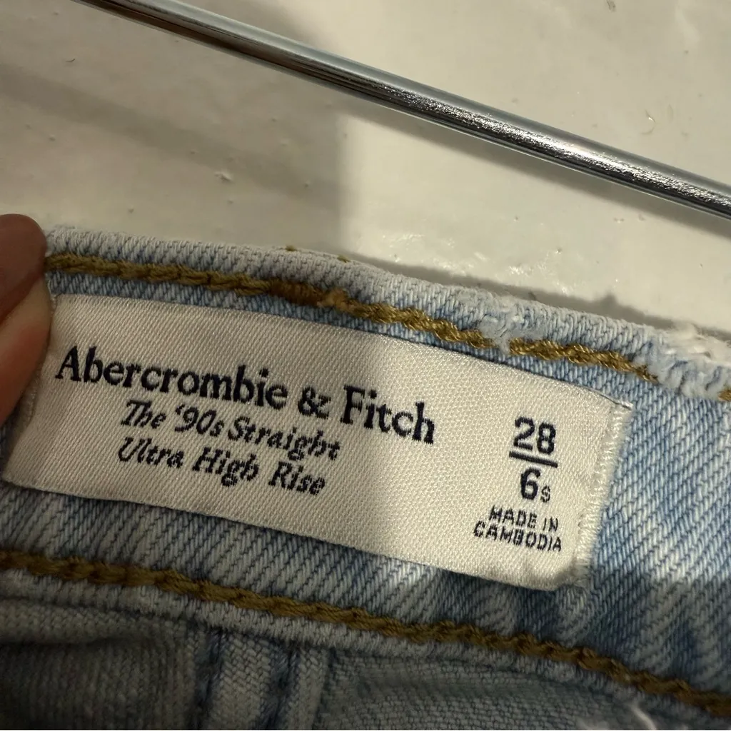 Abercrombie &‎ Fitch The 90's Straight Ultra High Rise Size 28/6 Short - Image 3