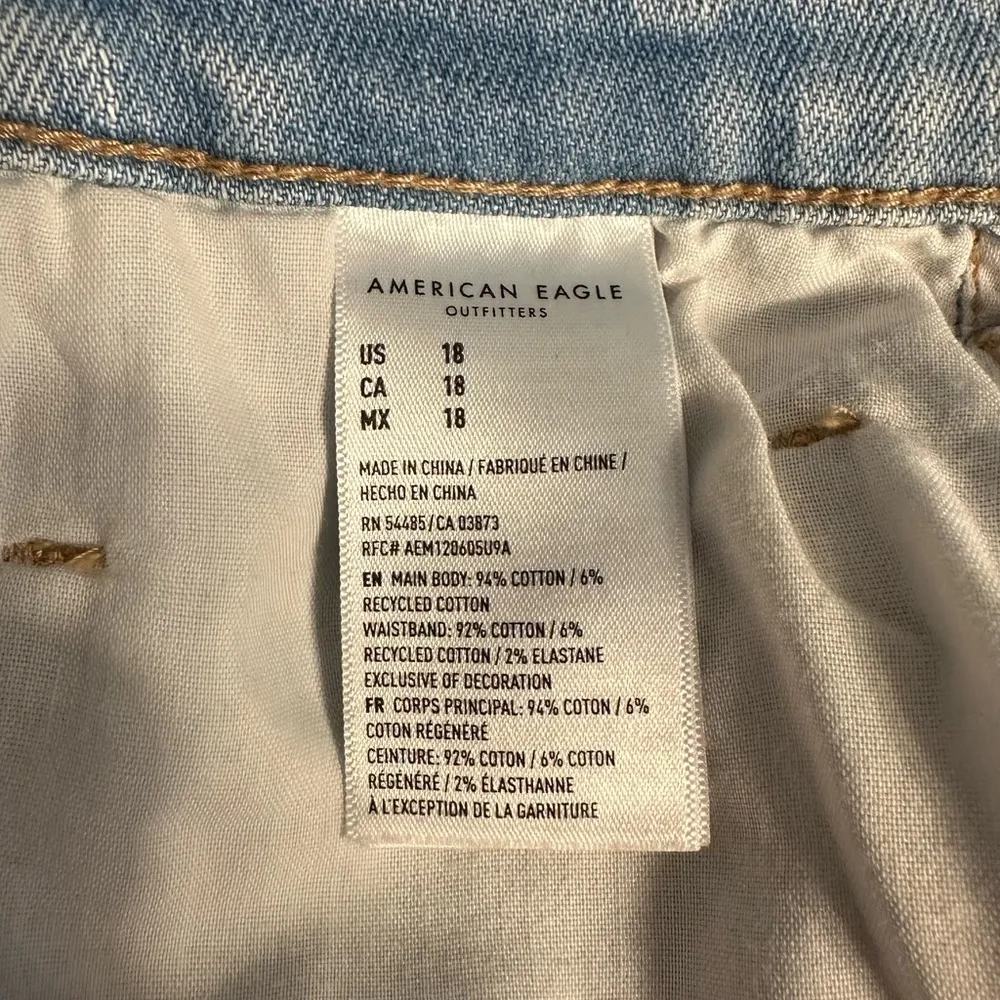 American Eagle Ripped Baggy Mom Denim Shorts sz 18 Ripped Distressed Light Wash - Image 11