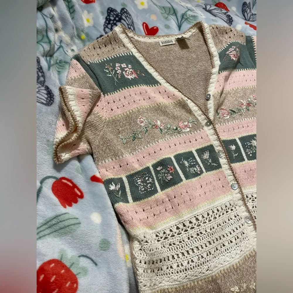 Vintage Grandma Embroidery and Lace Knit Short Sleeve Sweater - Image 2