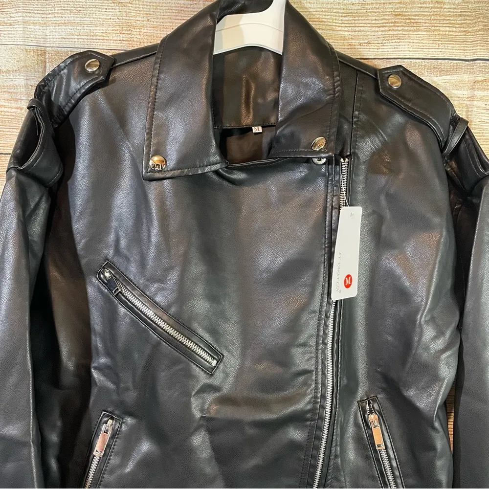 Faux leather moto biker black jacket womens Size Medium - Image 6