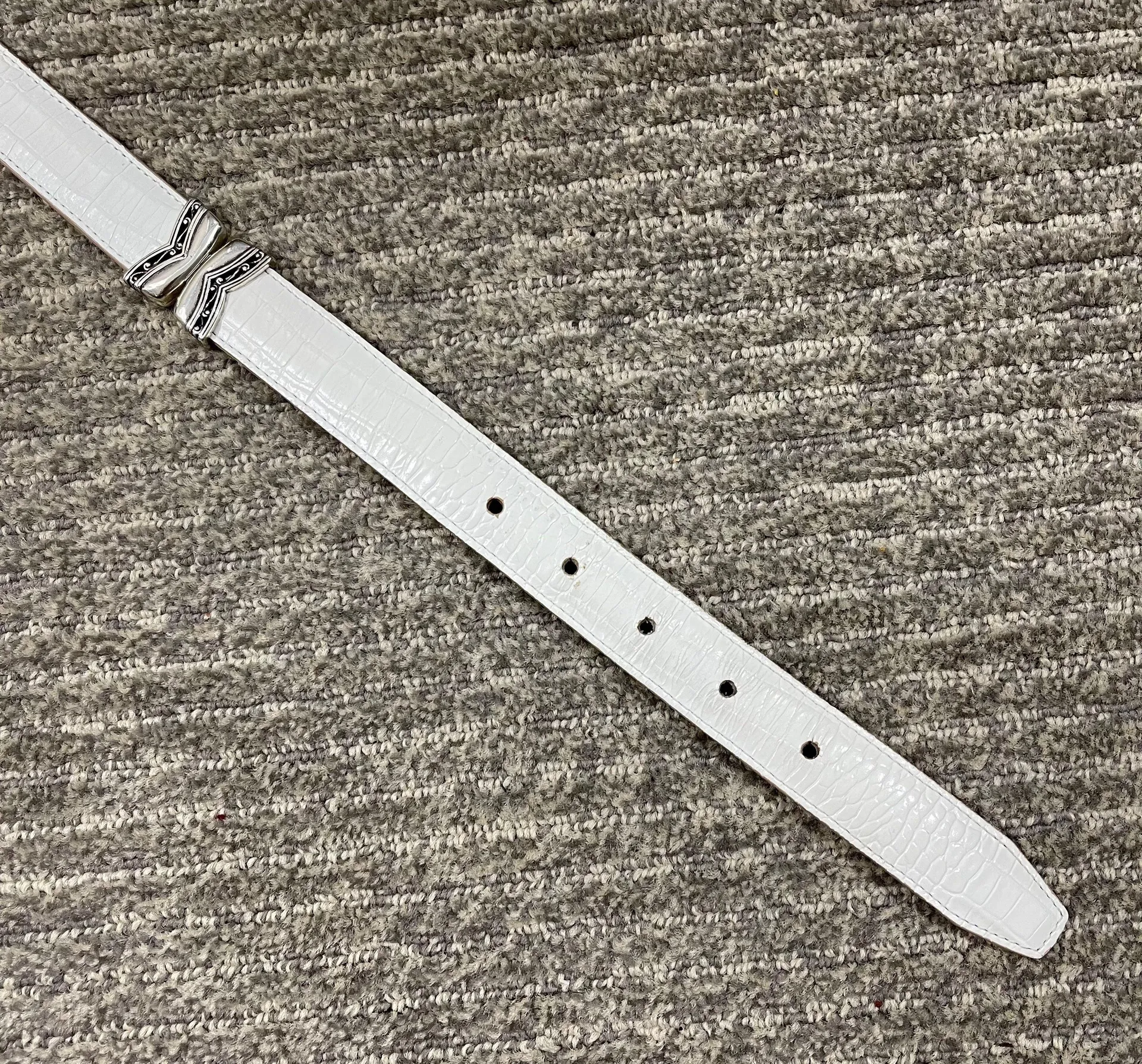 Vintage White Beige Leather Reversible Western Skinny Belt - Image 5