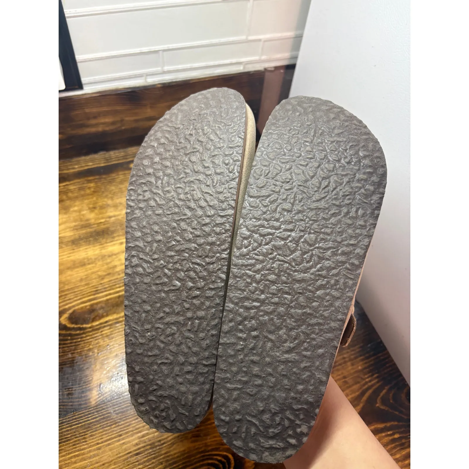 Time And Tru Tan Clogs Size 11 - Image 7