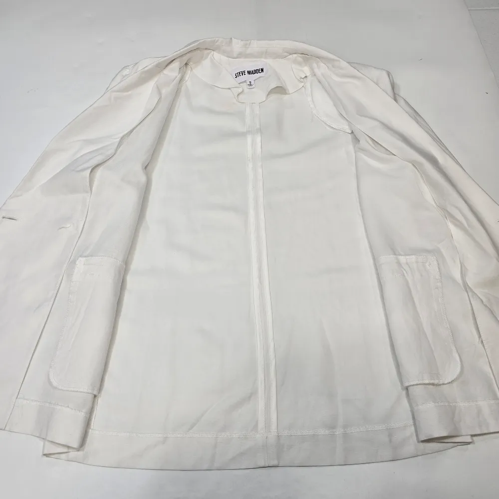 Steve Madden  Baldwin Blazer in White - Image 7