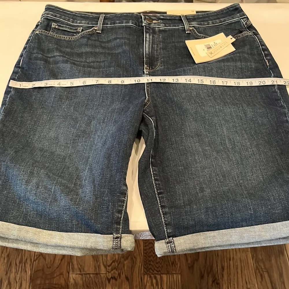 NYDJ Briella Short Roll Cuff NWT Shorts Size 16 - Image 5