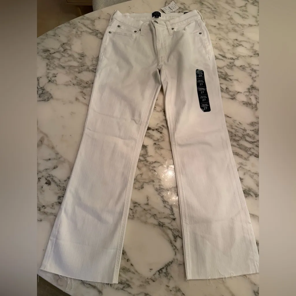NWT JCrew Mid-Rise Flare Crop Jeans in White Signature Stretch 27 - needs wash - Image 4