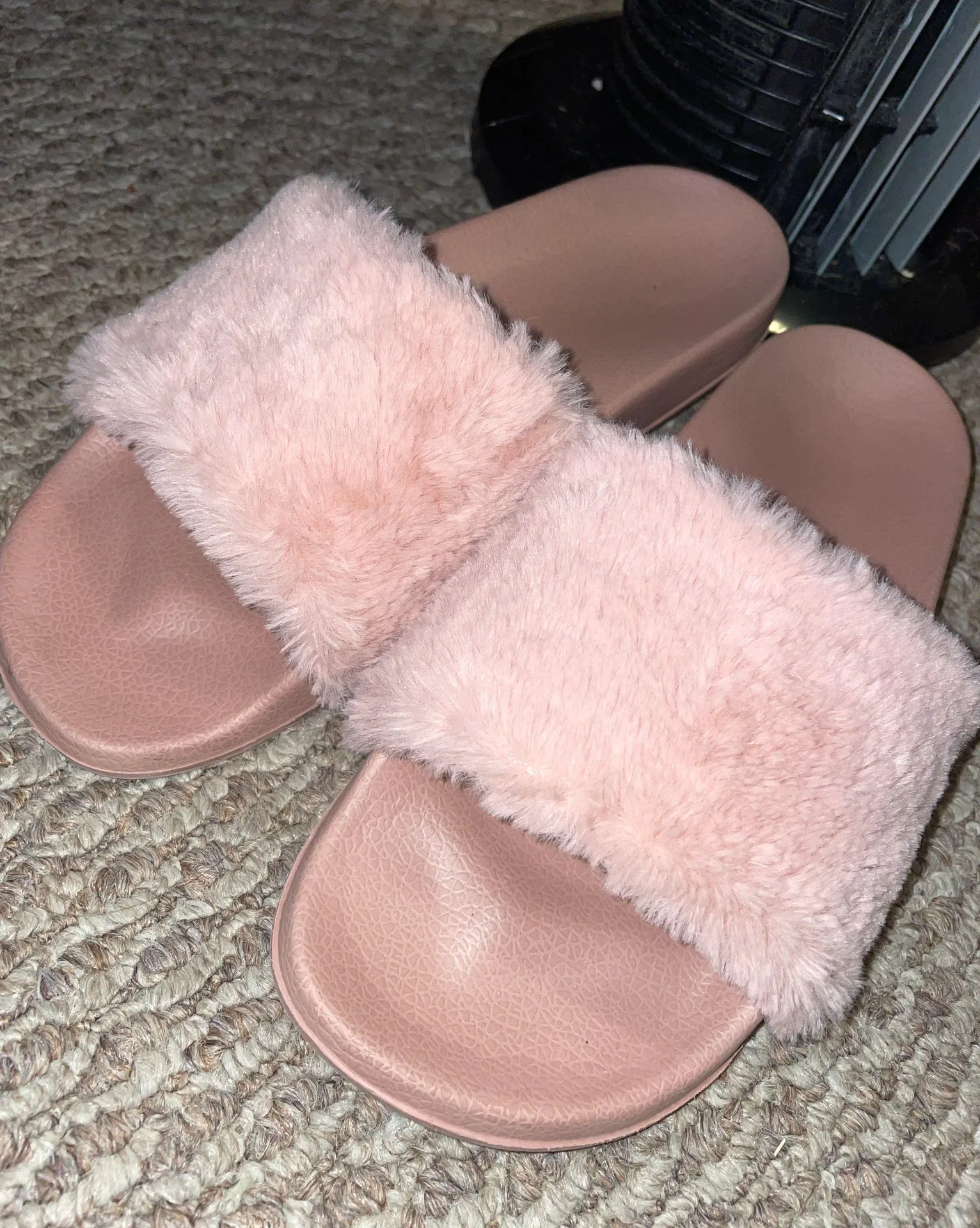 Fluffy Slides Size 7 - Image 2