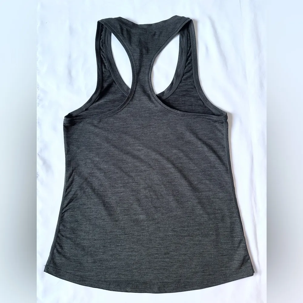 Vuori  Lux Performance Tank - Ink Heather - S - Image 7