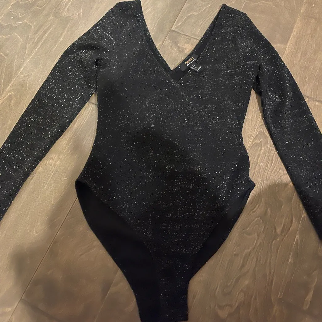 FOREVER21 SPARKLY BLACK V CUT  BODYSUIT S - Image 2