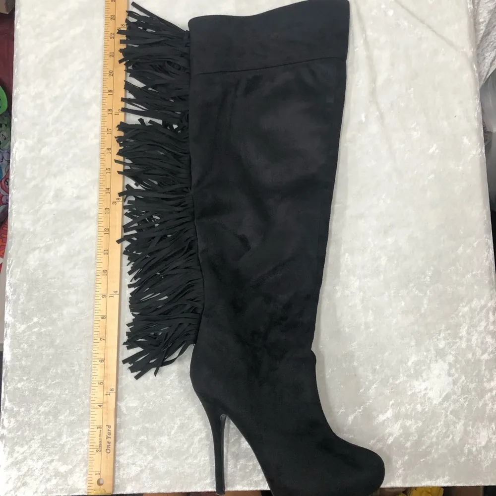 Knee high fringe black boots size 7 small - Image 5