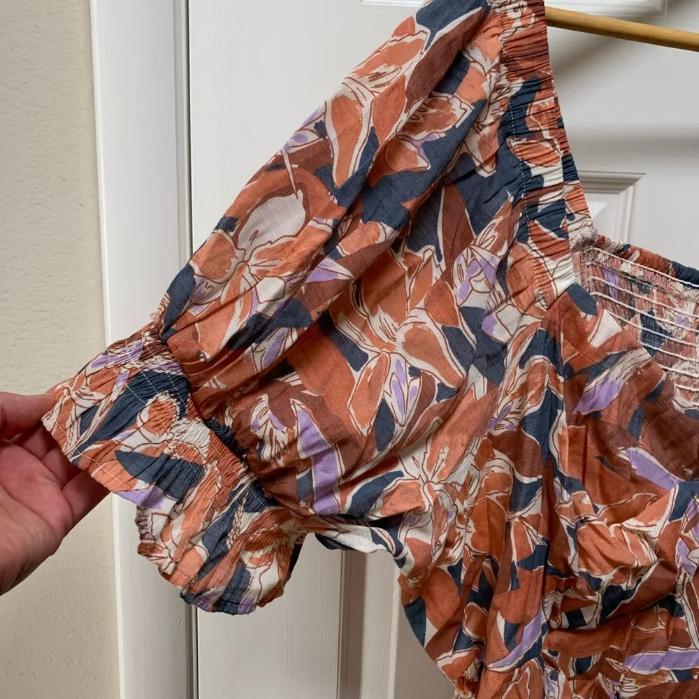 B03- Nine West pink and blue twist front top plus size 3x - Image 8