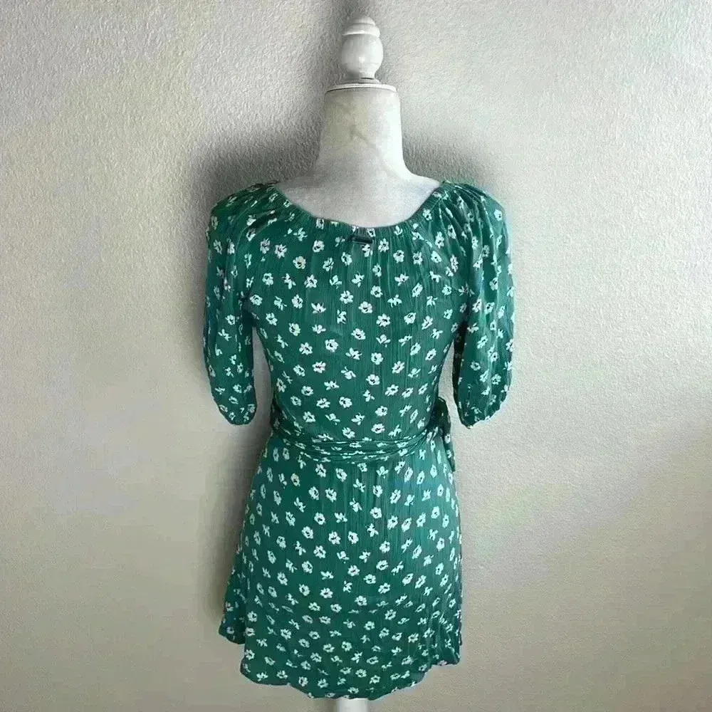 Billabong - Best Dressed Sage Green Floral Print Off-the-Shoulder‎ Wrap Dress - Image 7