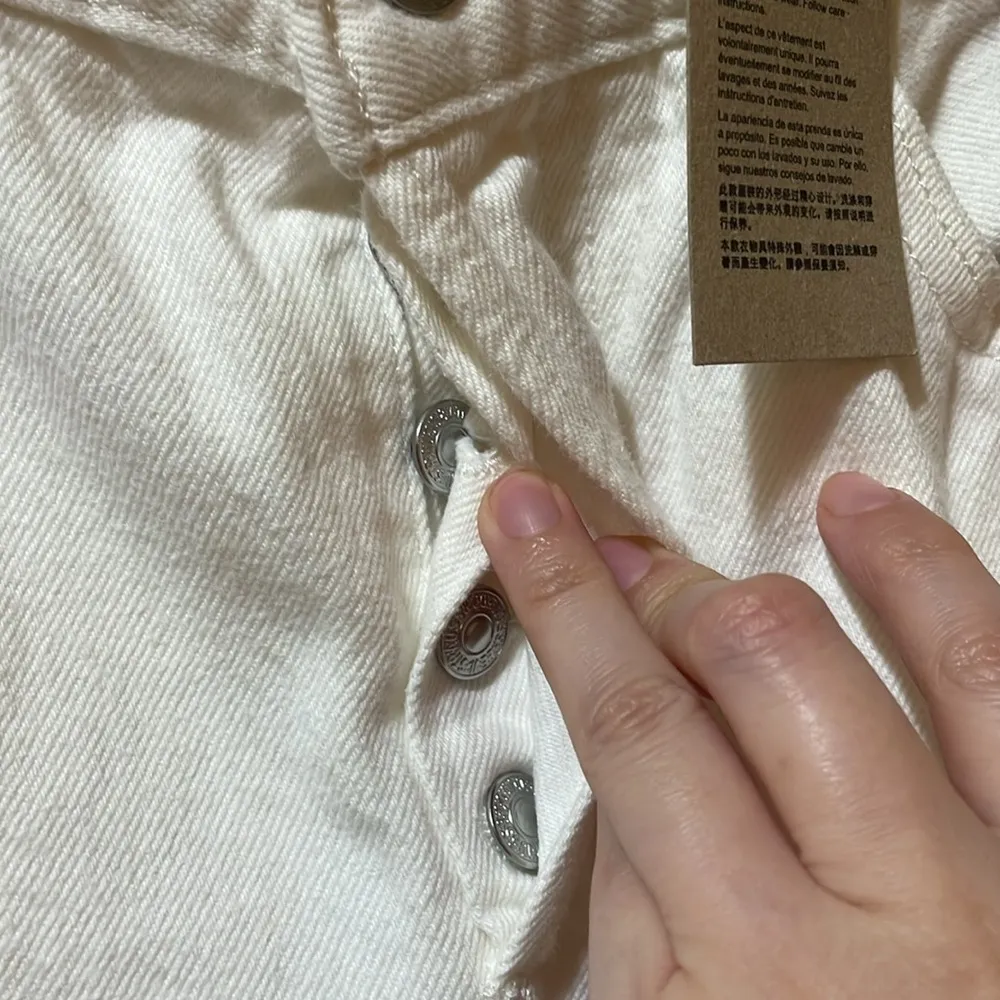 Womens New Levi’s 501 Original Raw Hem Distressed White Cotton High Rise Straigh - Image 4